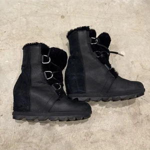 Botas Sorel Joan of Archtic Wedge II Lux negras negras negras para mujer talla 5,5 EE. UU. - Imagen 1 de 9