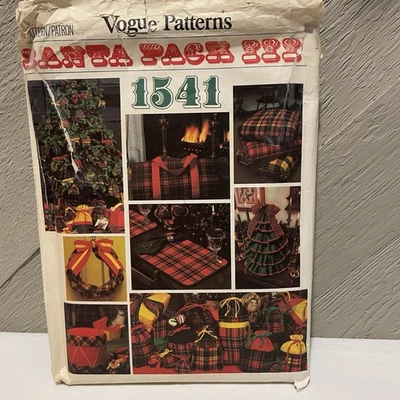 Vogue 1541 Santa Pack III Christmas Drum Hassock Gift Bags Placemat Uncut - Image 1 of 4