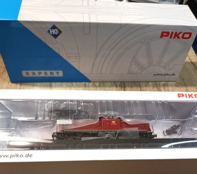 tolle Diesellok ,BR  211 , DB , EP. IV   , rot , mit  Sound ",  Nr.: 52320 , OVP - Bild 1 von 4