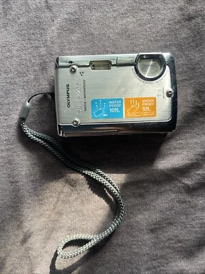 奥林巴斯 Stylus 720 SW 7.1MB 数码相机“无电池” — 第 1/3 张图片