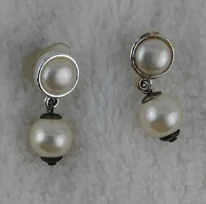 Pendientes colgantes vintage tono plata 2 perlas de imitación bisel redondo - Imagen 1 de 4