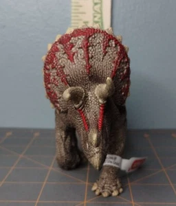 SCHLEICH Dinosaurs Triceratops Toy Figure, Brown/Red New w/ Tags - Picture 1 of 6