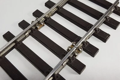 BIMA-MODELLBAU 50 x Schienenverbinder für das Spur 1 Gleis mit Edelstahlschrauben (NEU)