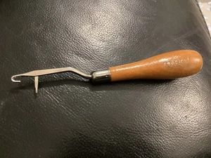 Two Readicut rug making tools - Picture 1 of 1