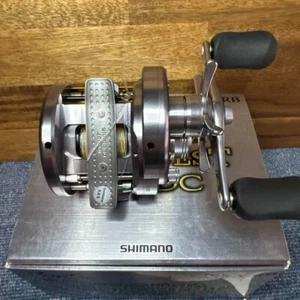 Shimano Calcutta Conquest 201DC nuovo dal Giappone - Foto 1 di 6