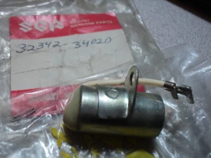Suzuki GT 550 1972-77 condensador central Kkusan lote antiguo fabricante de equipos originales P/n 32342-34020 - Imagen 1 de 2