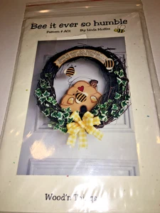 BEE IT EVER SO HUMBLE TÜRKRANZ Tole Malerei Muster HOLZ DEKOR #A01 MOFFITT - Bild 1 von 2