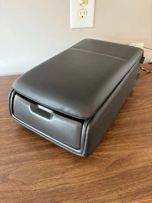 99-06 VOLVO S80 REAR SEAT Center Console Lid Armrest Cup RCA Black Leather OEM - Image 1 of 4