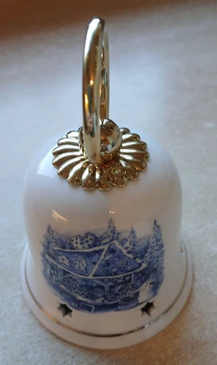 Weihnachtsglocke 2004 - Krippe Schneemann- Porzellan/Mess. -13,0 cm hoch, 9,5 cm - Bild 1 von 4