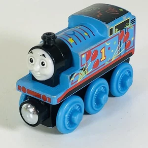 Thomas der Zug Geburtstag Panzer Lok Holzeisenbahn Freunde Lernkurve 2012 - Bild 1 von 14
