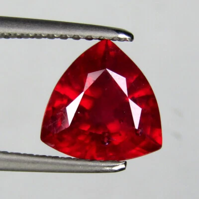 2.17Cts AMAZING TRILLION SHAPE NATURAL AFRICAN RUBY LOOSE GEMSTONE - Image 1 of 4