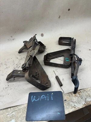 94-97 Dodge Ram 1500 2500 3500 DRIVER LEFT SIDE SEAT TRACK SLIDE BRACKET MOUNT - Image 1 of 4