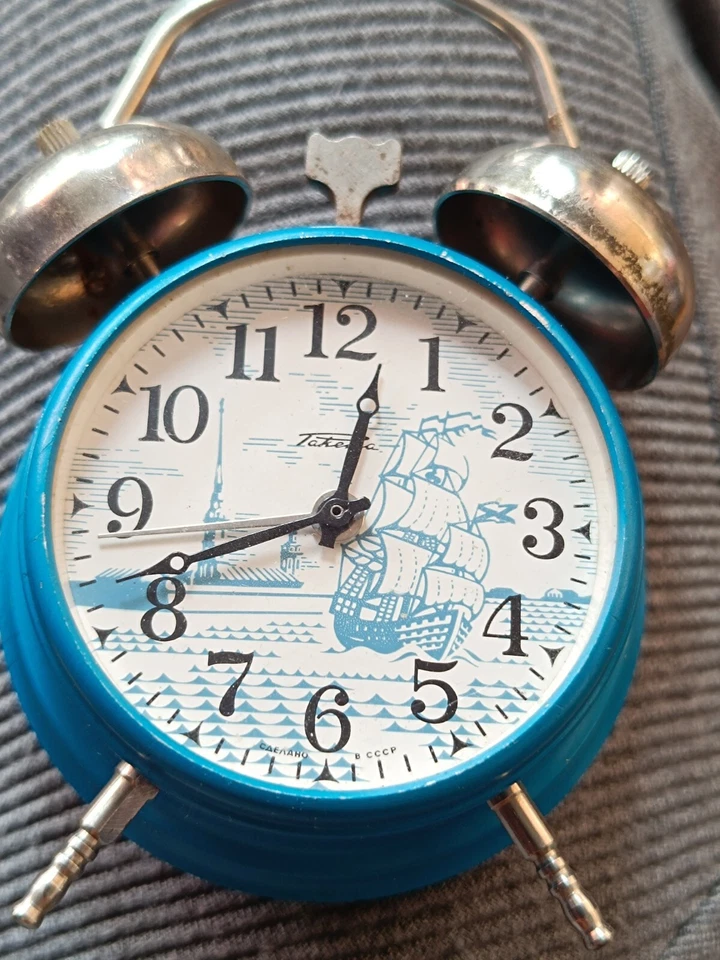 Alarm clock Vintage USSR RAKETA .1970s.Sailboat on the White Dial.Working.Servic - Image 1 of 4