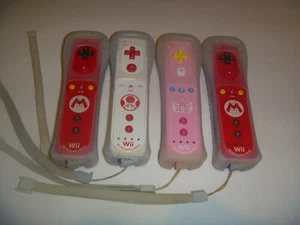 Mando a distancia oficial Nintendo marca Wii y U Motion Plus Mario Toad Peach - Imagen 1 de 2