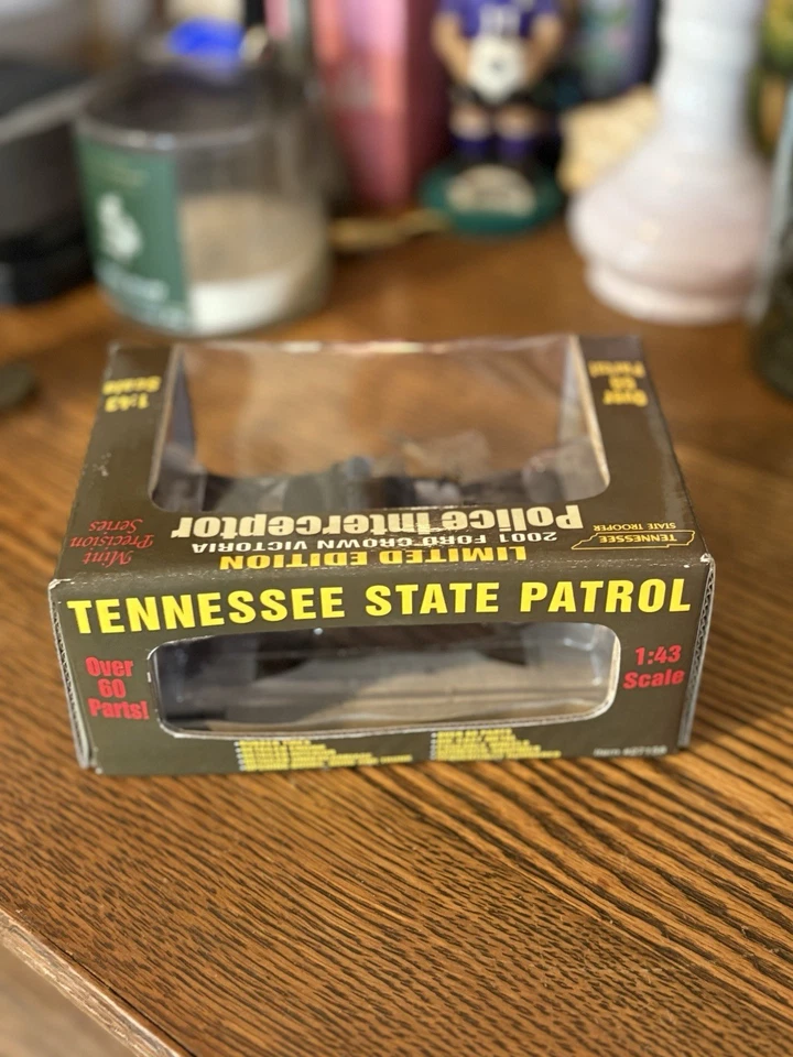Caja de cambios 1/43 2001 Ford Crown Vic Police Interceptor Tennessee State Patrol #27158 Foto 1 de 4