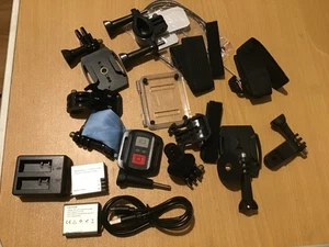 BATTERIEN UND ETWAS ZUBEHÖR NUR!! Akaso V50x Akkus mit vielen Extras! - Bild 1 von 2