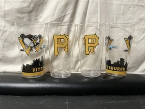 PITTSBURGH PENGUINS/PIRATES Whirleys tazas de recuerdo de plástico RARO-Lote de 4 - Imagen 1 de 5