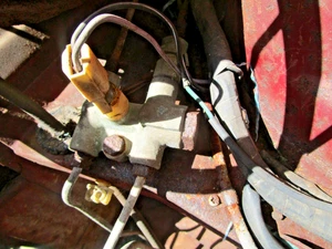Triumph TR6 Brake Junction PDWA Valve and Switch Assembly - Picture 1 of 3