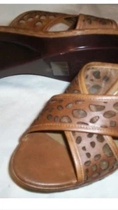 B. Makowsky Tan/Brown Leather Wedge Sandals Size: 7 - Picture 1 of 5