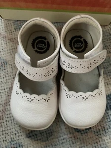 Livie & Luca Lily Bright White Mary Jane Size 5 Toddler EEUC - Picture 1 of 5