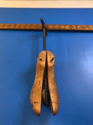 Maca de madeira para sapatos biqueira dividida forma de sapato - Imagem 1 de 4