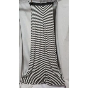 Max Studio. Neu ohne Etikett. Grau & weiße Chevron Streifen. Soft & Flowy Maxi Gr. S. - Bild 1 von 9