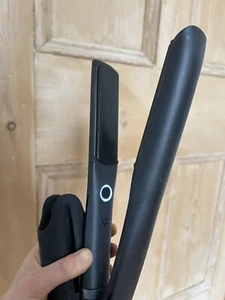 ghd platinum straighteners For Parts Or Fix - Picture 1 of 9