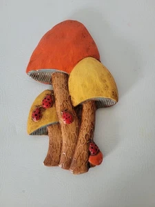 Vintage 70er Retro Pilze Marienkäfer Kreidegeschirr Wandrelief Cottagecore Küche 7x11" - Bild 1 von 6