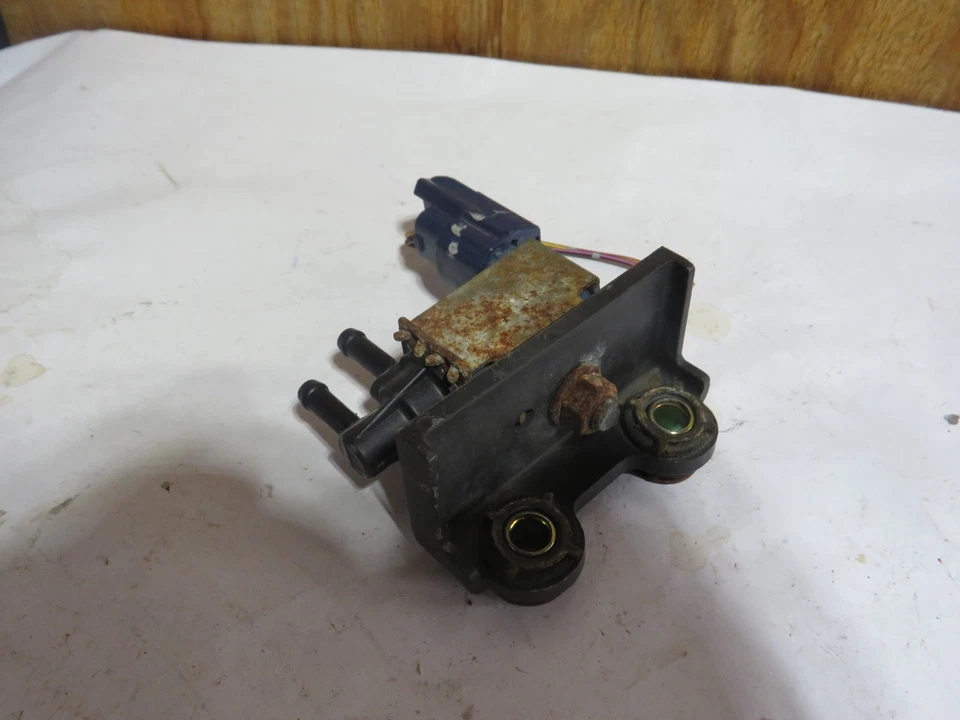 Nissan Frontier 2000 3,3 L interruptor de vacío válvula sensor solenoide VSV fabricante original Foto 1 de 4