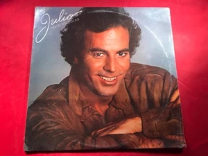 I-29 JULIO IGLESIAS Julio - SEALED ....... 1983 - RWCORD - LATIN / POP - Picture 1 of 2