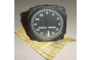 Korean War Era U.S.A.F. F-86 Sabre Jet Radio Magnetic Compass Indicator w/ Serv - Imagen 1 de 1