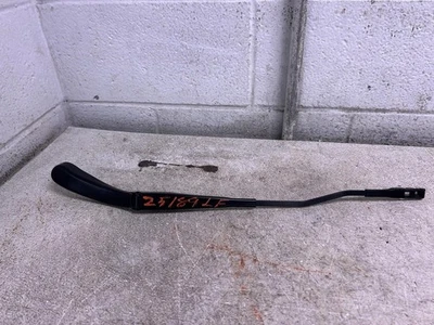 Mercedes Benz C300 2020 OEM brazo limpiaparabrisas lateral izquierdo del conductor  Foto 1 de 3