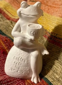 Latex Rubber Mould to create this Cute Frog Garden Ornament, Mold for Concrete - Picture 1 of 3