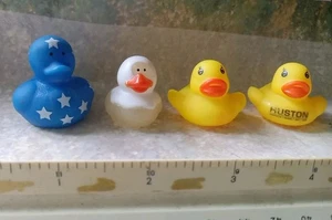 💥 Rubber Duck 4 Rare ducks!  Ducky quackery Nice bath toy BIN A - Picture 1 of 6