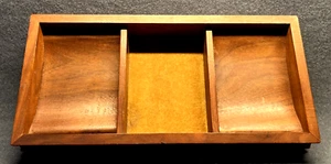 Cómoda de madera valet carrito de monedas bandeja de baratija con etiqueta original nogal hecho en EE. UU. - Imagen 1 de 5