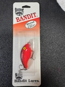 Pre-Pradco Bandit 100 - Lg. Red Pack w/ Triple Grip - Red Splatter Back - 143R - Picture 1 of 1
