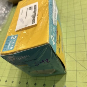 TP-LINK TL-SF1008D 8-Port Desktop Switch 10/100 Mbps Network. NEW - Picture 1 of 5