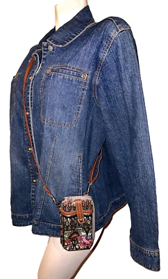 New SAKROOTS Purse One World Elephant Embroidery Cell Phone Pouch Crossbody - Image 1 of 4