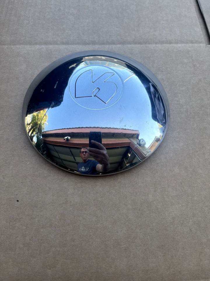 Cubierta de rueda tapacubos Kaiser original/de colección. Buen estado. Foto 1 de 4