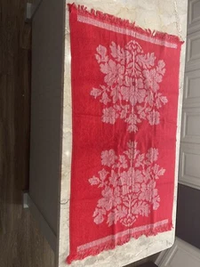 Mid Century Bath Towel Fringe Red Floral Reversible Cotton - Picture 1 of 4