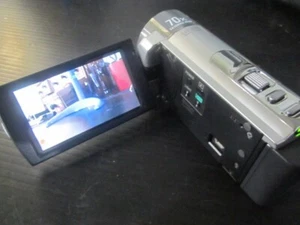 Sony Handycam DCR-SX65E Digital Video Camera Camcorder 70X SSD + SD/Accessories - Picture 1 of 14