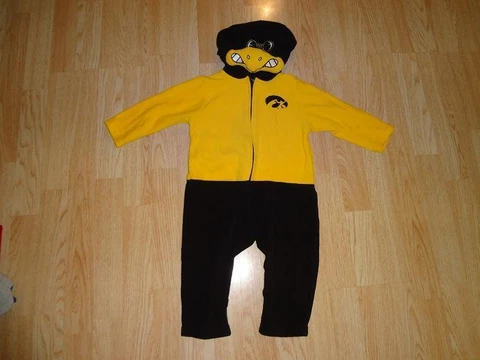 Infant/Baby Iowa Hawkeyes 24 Mo Hooded Outfit Costume Mascot Wear Cover