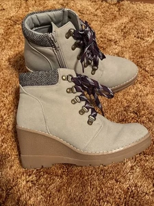 Maurice's graue Claire Reißverschluss Keilabsatz Stiefelette Damengröße 8 M Fischgrätmuster Wildleder - Bild 1 von 11