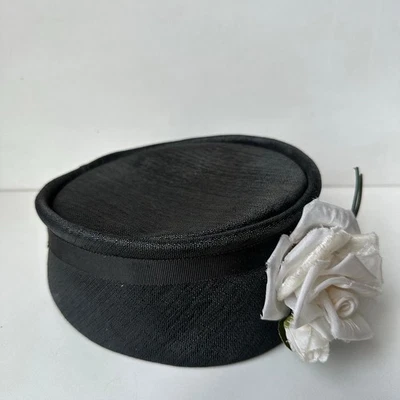 Sombrero de bombín/capa negro estilo vintage con acento de follaje rosa y verde blanco OS Foto 1 de 4