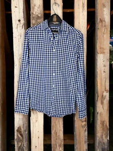 GAP Men's Size Medium Long Sleeve Button Up Classic Fit Shirt Plaid Blue White - Picture 1 of 8
