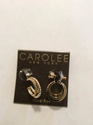 NUEVO CON ETIQUETAS MUESTRA Carolee Tono Dorado Pavé 1" Aro Pendientes Chaquetas M676 Foto 1 de 4