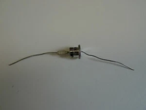 VR8F Vintage Axial Zener Diode 8V 5% 2.5W Top Hat Type Original AEI - Picture 1 of 12