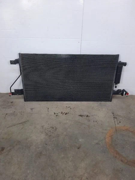 Nissan Titan XD 2016-2019 condensador de CA usado OEM Foto 1 de 4