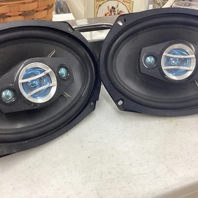 Par de altavoces Scosche de 4 vías 6" x 9" 300 vatios pico 75 vatios... HD6904SD usados Foto 1 de 4
