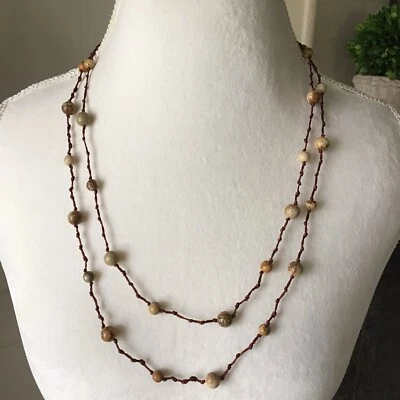 ¡ÚLTIMO 1! Collar de ganchillo cuentas de piedra hilo largo nudo boho marrón óxido cordón NUEVO Foto 1 de 4